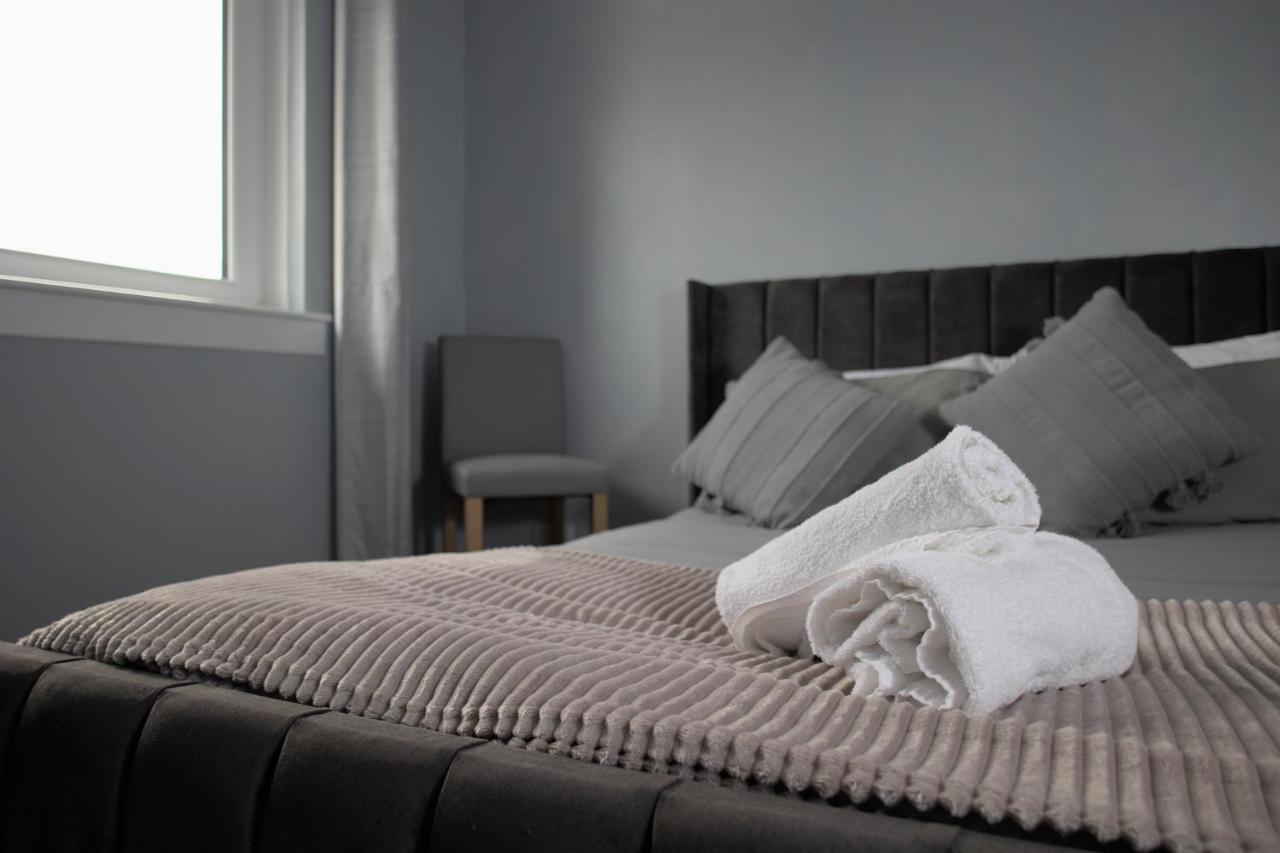 Modern 2-Bed Haven, Free Parking Apartment EDI Exterior foto