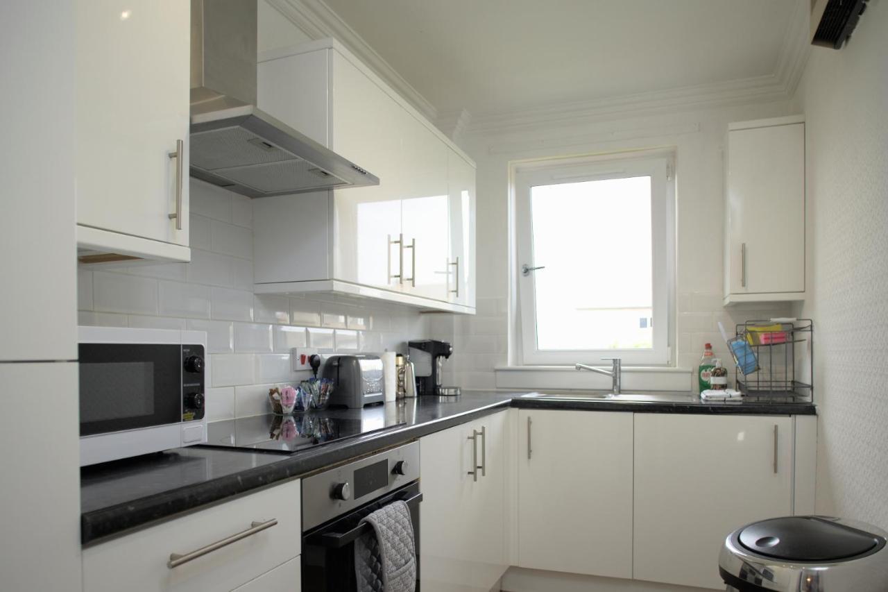 Modern 2-Bed Haven, Free Parking Apartment EDI Exterior foto